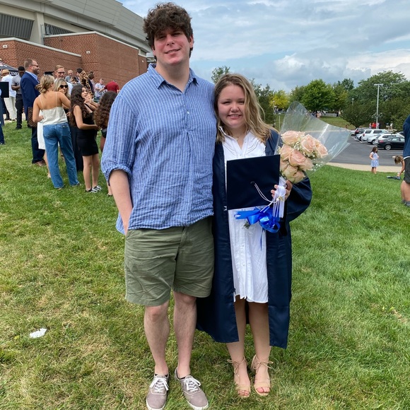 Meet your Posher, Sarah - Picture 3 of 4